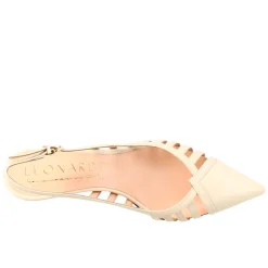 Décolleté Da Donna In Pelle Verniciata Colore Beige A Punta
