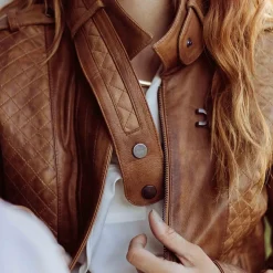Giacca Da Donna In Pelle Marrone Con Dettagli Trapuntati
