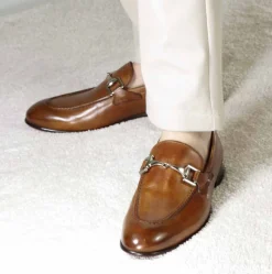 Mocassino Classico Con Morsetto Da Uomo In Pelle Colore Marrone