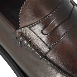 Mocassino College Con Bocca Di Leone Da Uomo In Pelle Colore Marrone Scuro