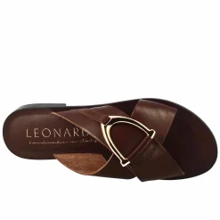 Sandali Bassi Ciabatta Da Donna Fatti A Mano In Pelle Color Cuoio Con Fibbia Dorata