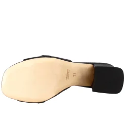Sandalo Aperto Con Fibbia Da Donna In Pelle Colore Nero
