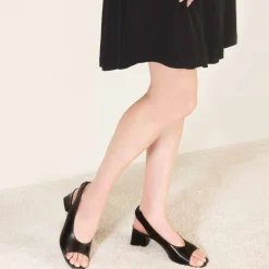 Sandalo Slingback Da Donna In Pelle Colore Nero Con Punta Quadrata