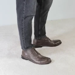 Stivaletti Da Uomo Allacciati In Pelle Colore Marrone Scuro