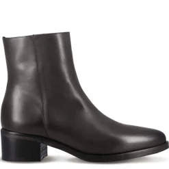 Stivaletto A Punta Da Donna, In Pelle Colore Nero Fatto A Mano